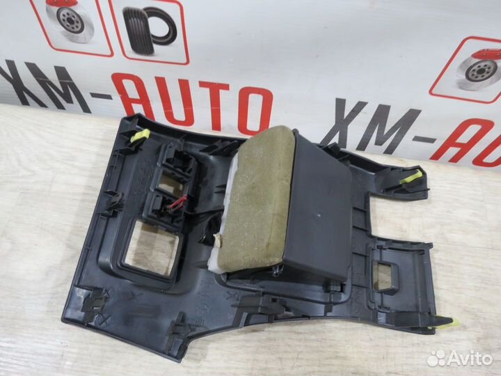 Накладка торпедо левая Toyota Corolla 150