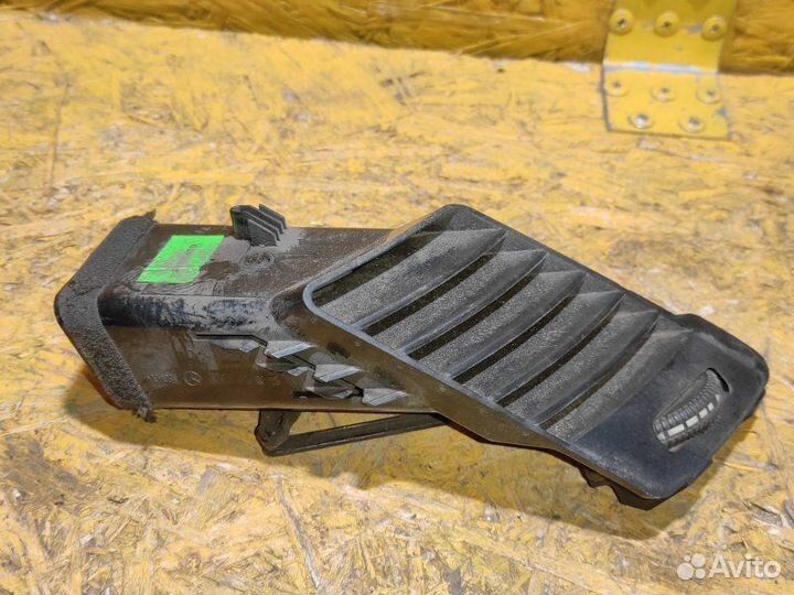 Дефлектор обдува салона левый Volkswagen Crafter