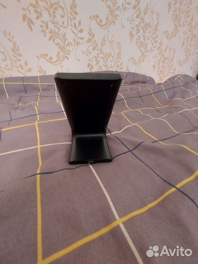 Беспроводная зарядка на айфон -подставка