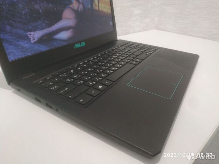 Asus Ryzen 5 3500u/GTX 1050/8 GB DDR4/256 SSD