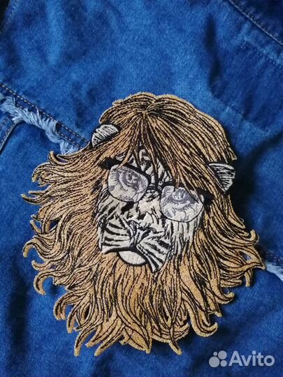 Нашивка Лев. Большая, новая