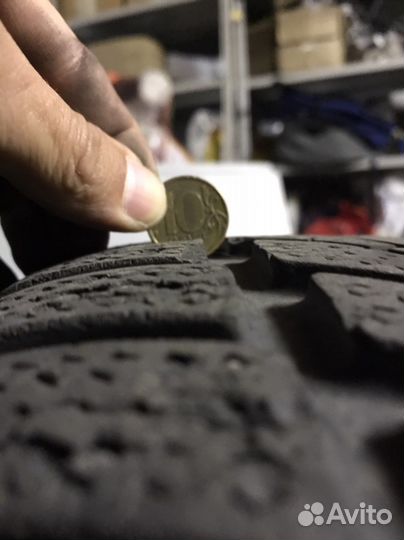 Nokian Tyres WR 235/60 R16 100H