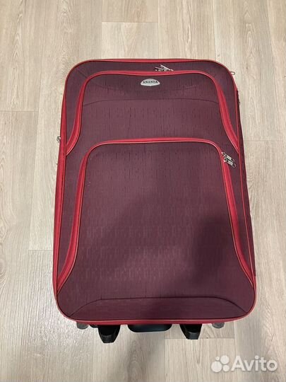 Чемодан с б/у вещами