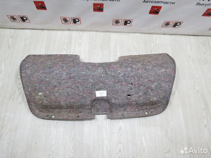 Обшивка крышки багажника Skoda Rapid