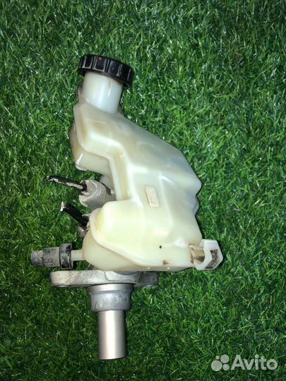 Главный тормозный цилиндр Ford Fiesta хэтчбек 5дв