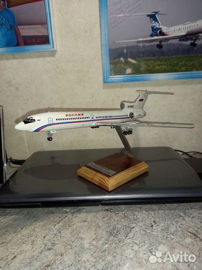 Модель самолета Ту-154м