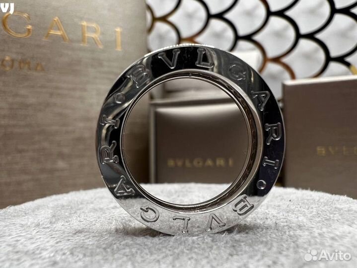 Кольцо Bvlgari b.zero1 с бриллиантами