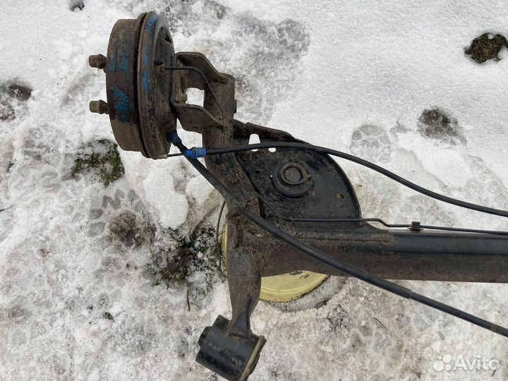 Задняя балка Logan 1