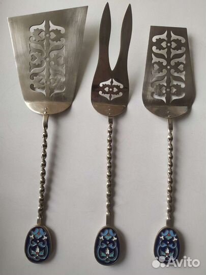 Столовые приборы для сервировки