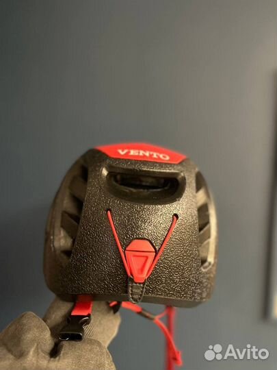 Каска для спортивного туризма