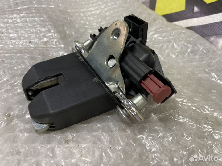 Замок багажника Volkswagen Polo Поло седан Рестайл