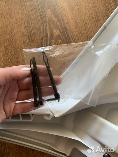 Ресничка правая mercedes Actros mp4 mp5 18100748