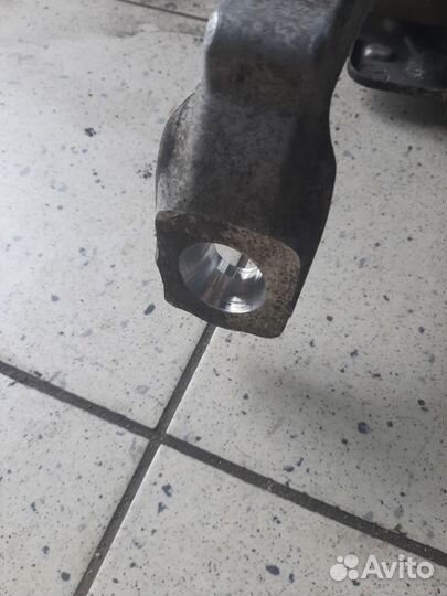 Кулак передний правый Mercedes C-Class W205