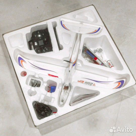 Рaдиoупpaвляемый плaнер