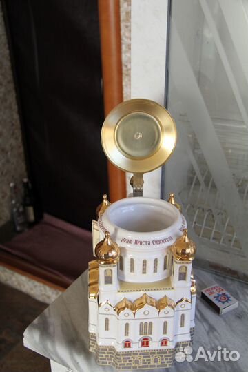 Кувшин в форме храма Христа Спасителя