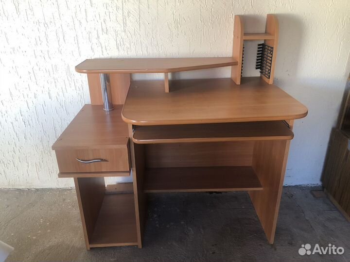 Столик для компьютера