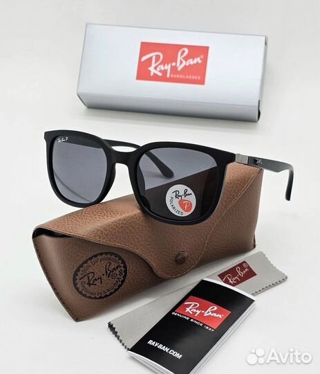 Солнцезащитные очки Ray Ban