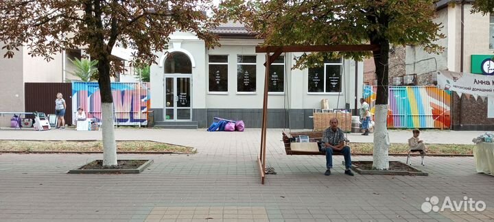 Садовые качели из дерева