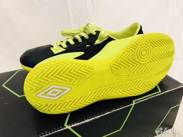 Umbro зал, улица 42,5 Eur