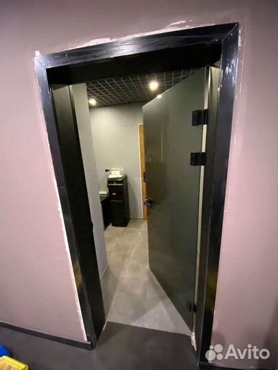 Дверь стеклянная межкомнатная