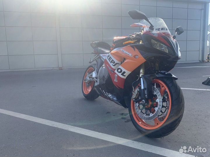 Супер спорт Honda cbr 1000 rr