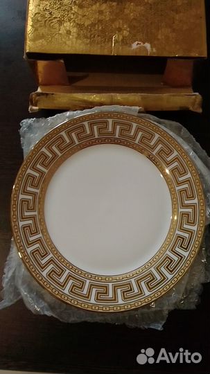 Подарочный набор тарелок. Новый