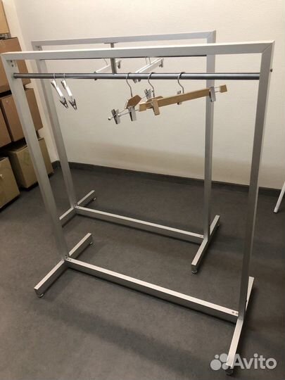 Рейл для одежды