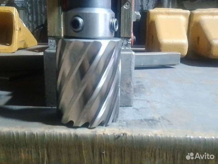 Сверление отверстий в металле 12 мм 150 мм.х110 мм