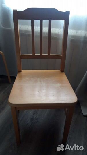 Стол и стулья