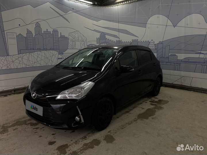 Toyota Prius Alpha 2019. Vitz 2018. Приус Альфа 2022 года выпуска. Тойота Приус Альфа 2022 года фото.