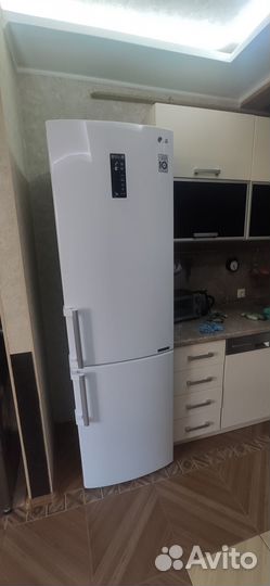 Холодильник с морозильником LG