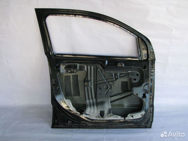 Dodge Caliber Дверь передняя левая