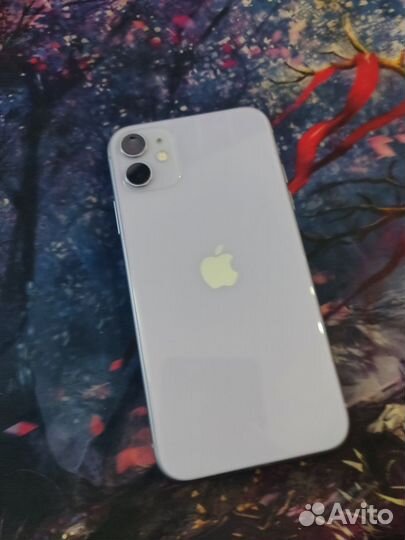 Телефон iPhone 11 64gb