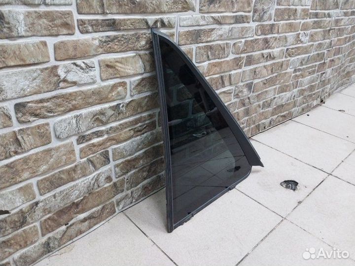 Стекло заднее заднее правое Mercedes-Benz Ml W166