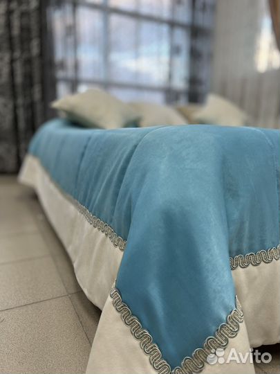 Покрывало для спальни «Бирюза / молоко»