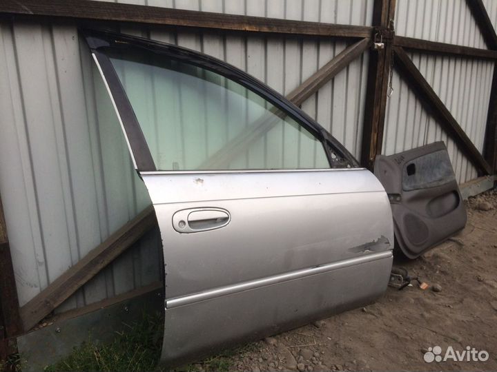 Дверь боковая правая передняя