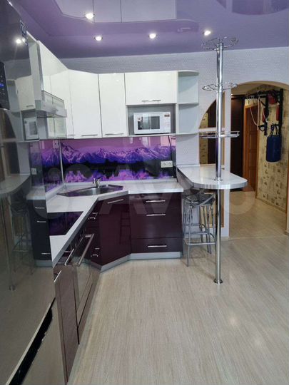 2-к. квартира, 74 м², 3/9 эт.