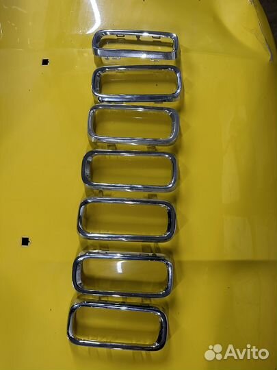 Решетка радиатора на jeep renegade