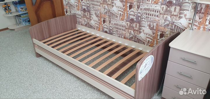 Кровать