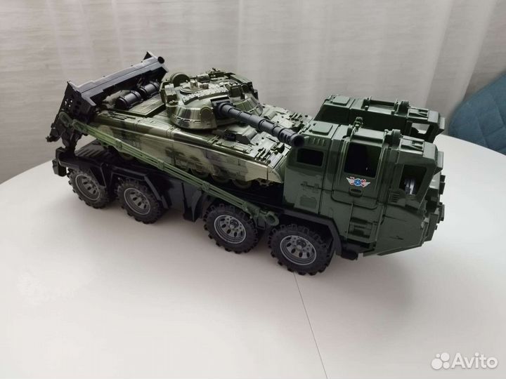 Военный тягач