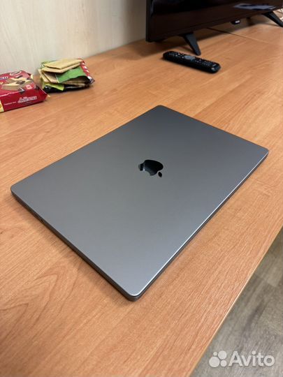 Apple macbook pro 16 2023 m2pro 16gb