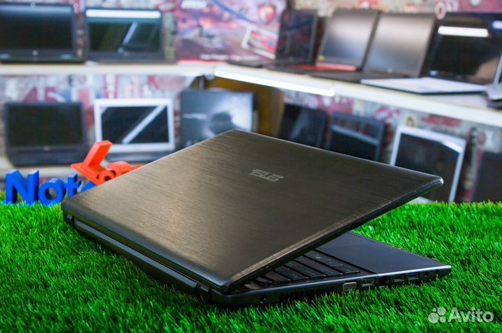 Ноутбук Asus 15,6 дюймов c SDD диском