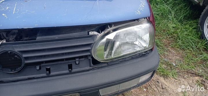 Левая фара Volkswagen Golf 3