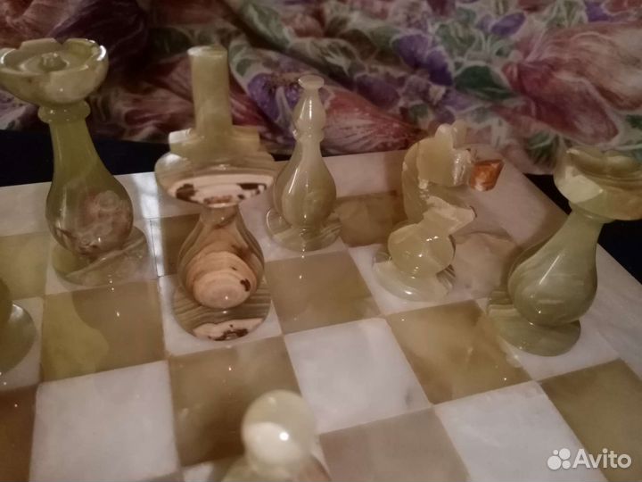 Шахматы из камня Оникс