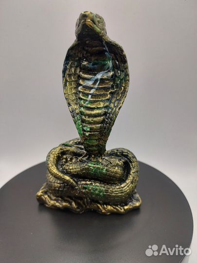 Королевская кобра.фигурка,Символ 2025 года.Зелёная