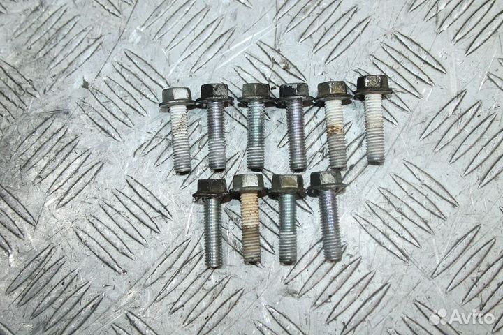 Болты крепления раздатки Suzuki Grand Vitara 3