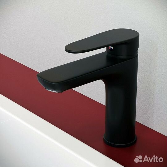 Смеситель для умывальника Aringa Рейн AR02009BL