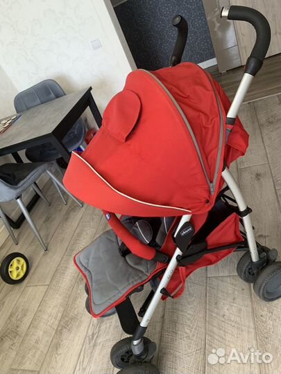 Прогулочная коляска