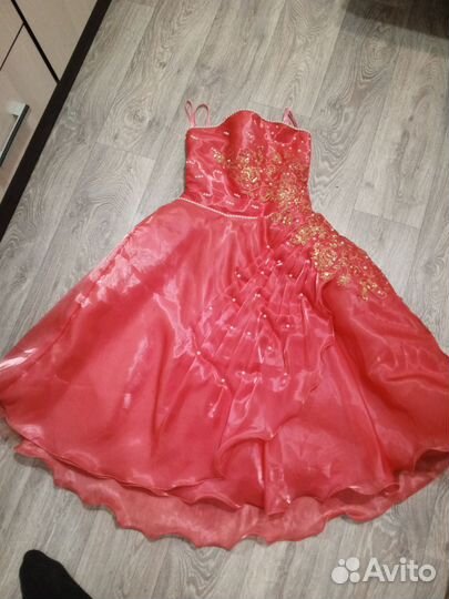 Нарядное пышное Платье для девочки 8-10 л