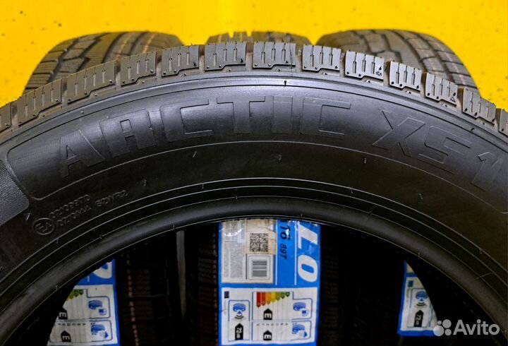 Hilo Arctic XS1 195/60 R16 89T